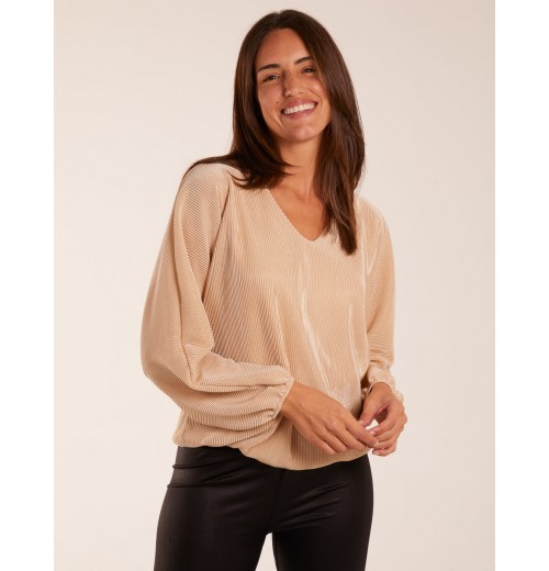 V Neck Plisse Batwing Bubble Hem Top V Neck Plisse Batwing Bubble Hem Top