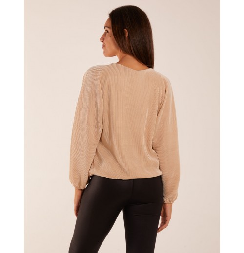 V Neck Plisse Batwing Bubble Hem Top V Neck Plisse Batwing Bubble Hem Top