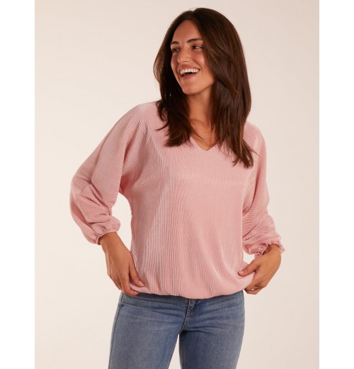 V Neck Plisse Batwing Bubble Hem Top V Neck Plisse Batwing Bubble Hem Top